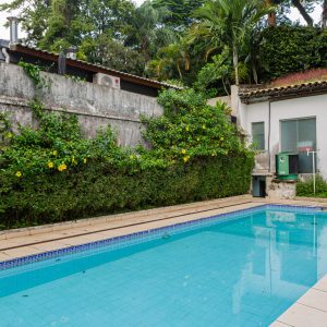 Área externa e piscina