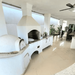 Churrasqueira e forno a lenha