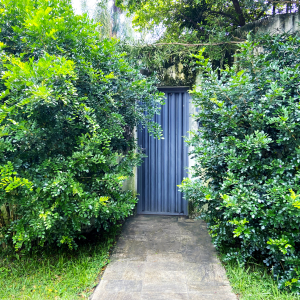 Porta entrada vista de fora